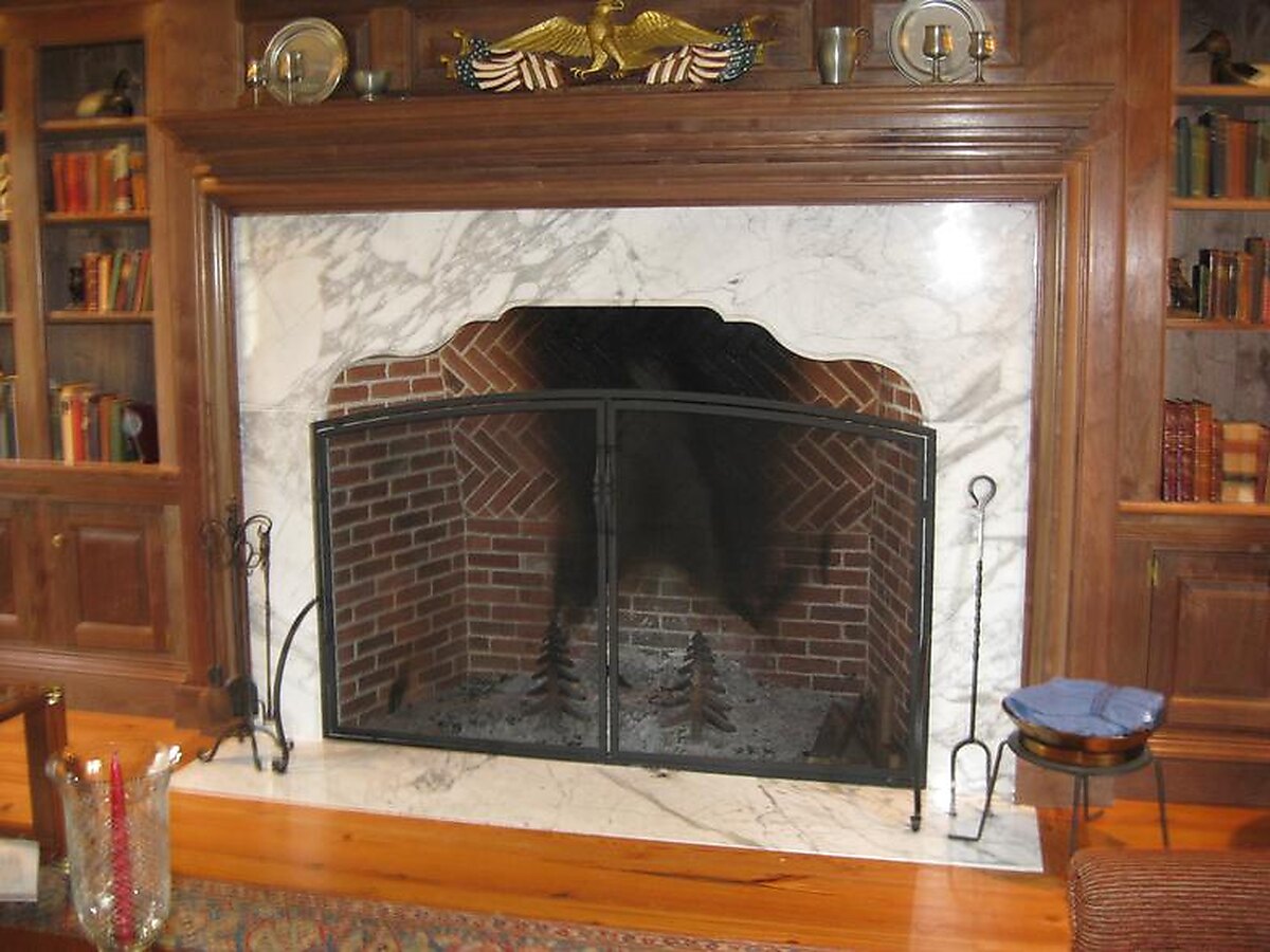 Fireplace screen