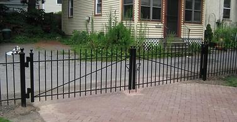 Custom gate